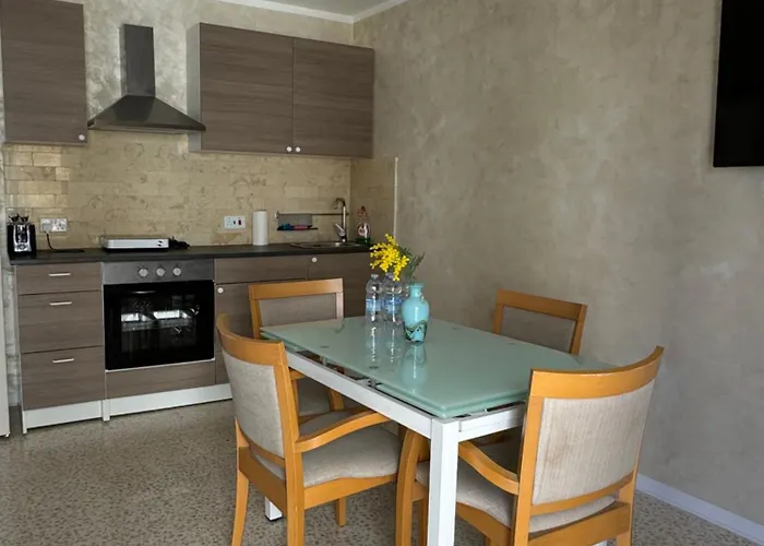 Imperial St Pauls Bay Lägenhet